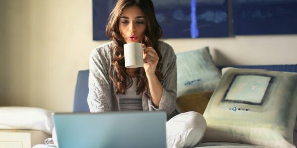 How to Effectively Manage Time While Working from Home